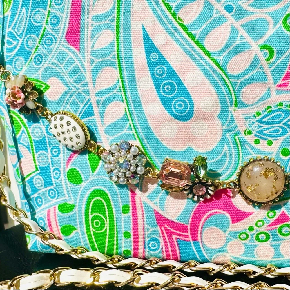 Estee Lauder Makeup Bag with Chain - Picture 4 of 6